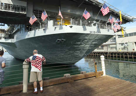 El Museo del USS Midway y la costa