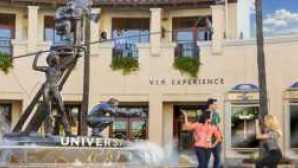Focus: Universal Studios Hollywood 460-x-255-VIP-Pic-at-fountain