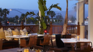 カリフォルニア州の贅沢なレストラン11店 DininginPalmSprings_LuxuryResource_11416