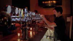 Nueve bodegas y cervecerías artesanales aptas para la familia HopMonk Tavern | A celebration o