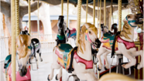 ミニテーマパークとアトラクション slide-ride-carousel